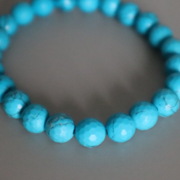Howlite Turquoise Stretch Bracelet - Picture 2 of 9